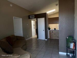 401 E Thoroughbred St, Tucson, AZ 85706 photo 10