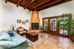 5375 E Francisco Loop, Tucson, AZ 85712 photo 2