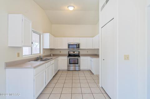 8885 E Fruit Tree Dr, Tucson, AZ 85730 photo 6