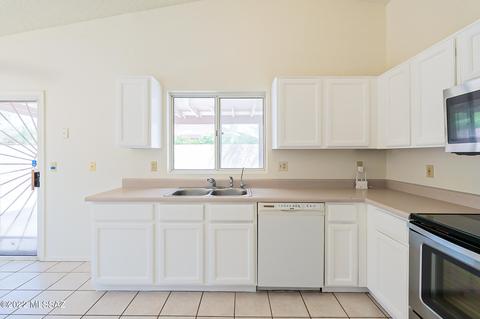 8885 E Fruit Tree Dr, Tucson, AZ 85730 photo 9