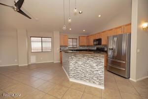 7430 S Pacific Willow Dr, Tucson, AZ 85747 photo 9