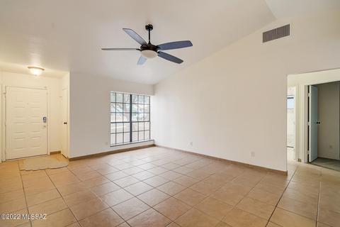 5381 W Eaglestone Loop, Tucson, AZ 85742 photo 3