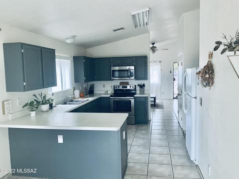 6402 E Cyclone Dr, Tucson, AZ 85730 photo 4