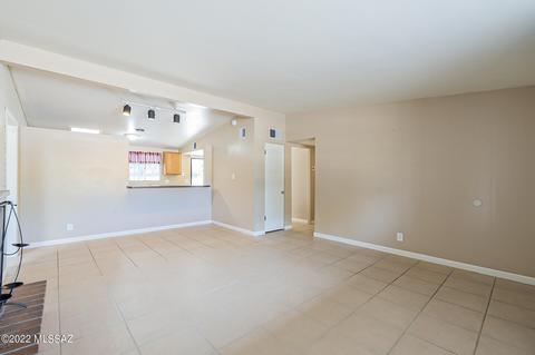 7018 E Hayne Pl, Tucson, AZ 85710 photo 7