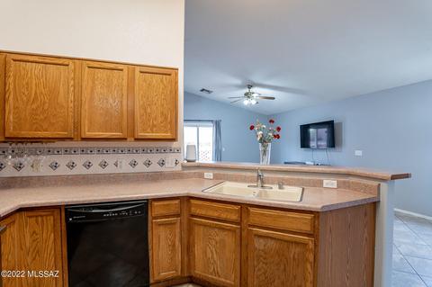 2587 E Chisel Ct, Oro Valley, AZ 85755 photo 9