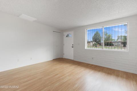 7641 E Apple Tree Dr, Tucson, AZ 85730 photo 2