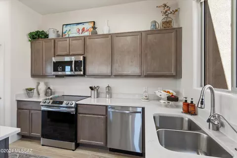 Kitchen - 13858 E Langtry Ln, Tucson, AZ 85747 photo 1 of 4