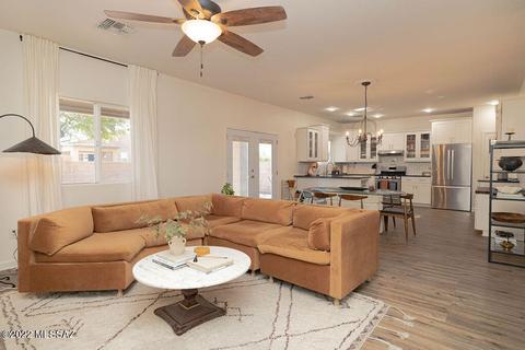 5034 E Kittentails Dr, Tucson, AZ 85756 photo 2
