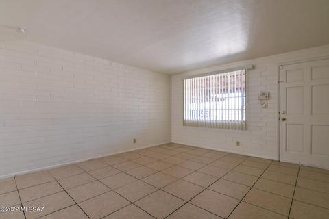 4650 E Sylvane St, Tucson, AZ 85711 photo 3