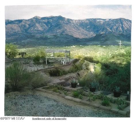 16011 N Meadowcrest Rd, Tucson, AZ 85739