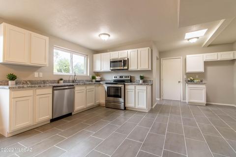 9331 E Walnut Tree Cir, Tucson, AZ 85749 photo 10