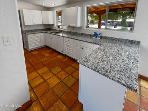 7301 E Beverly Dr, Tucson, AZ 85710 photo 19