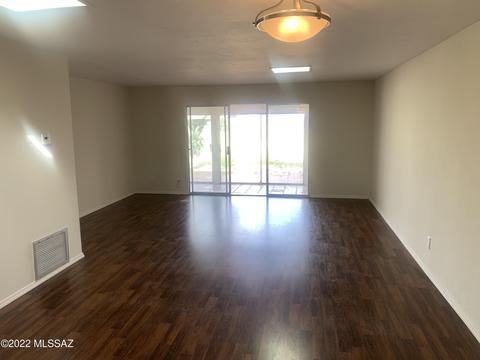 571 E Savannah St, Vail, AZ 85641 photo 7