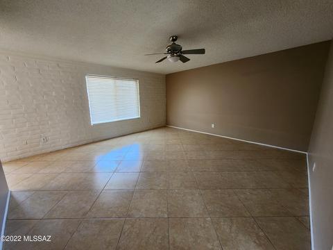 7342 E Tamara Dr, Tucson, AZ 85730 photo 4