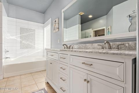 8441 W Benidorm Loop, Tucson, AZ 85757 photo 12