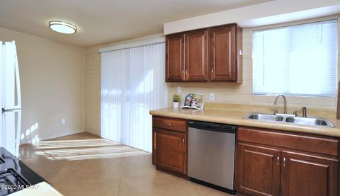 118 E Lee St, Tucson, AZ 85705 photo 8