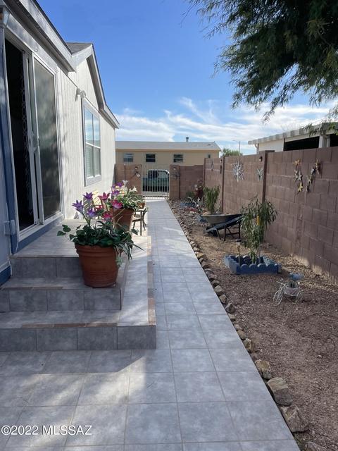 6051 E Thunder River Dr, Tucson, AZ 85756 photo 3