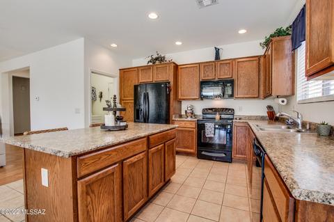 2210 Eager Dr, Green Valley, AZ 85614 photo 9