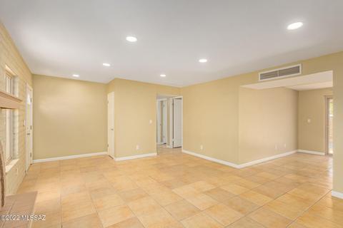 7616 E Keith Dr, Tucson, AZ 85730 photo 8