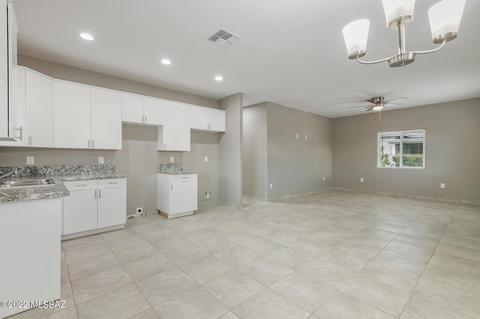 466 E 33rd St, Tucson, AZ 85713 photo 14