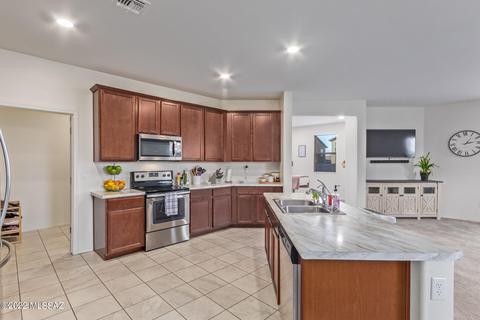 8518 W Pelican Pl, Tucson, AZ 85757