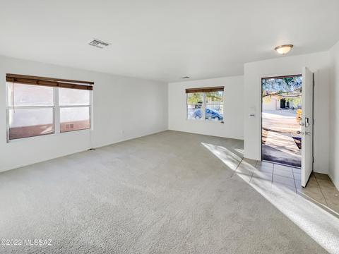 10661 S Silverbluff Dr, Vail, AZ 85641 photo 4