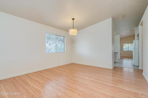 9441 E Bench Mark Loop, Tucson, AZ 85747 photo 2