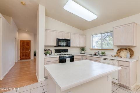 9441 E Bench Mark Loop, Tucson, AZ 85747 photo 4