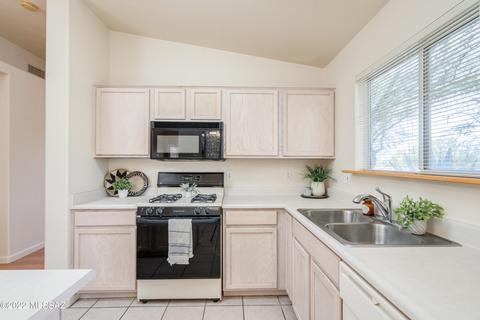9441 E Bench Mark Loop, Tucson, AZ 85747 photo 8