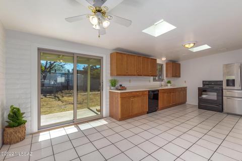 7810 E Apple Tree Dr, Tucson, AZ 85730 photo 5