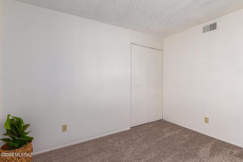 7810 E Apple Tree Dr, Tucson, AZ 85730 photo 14