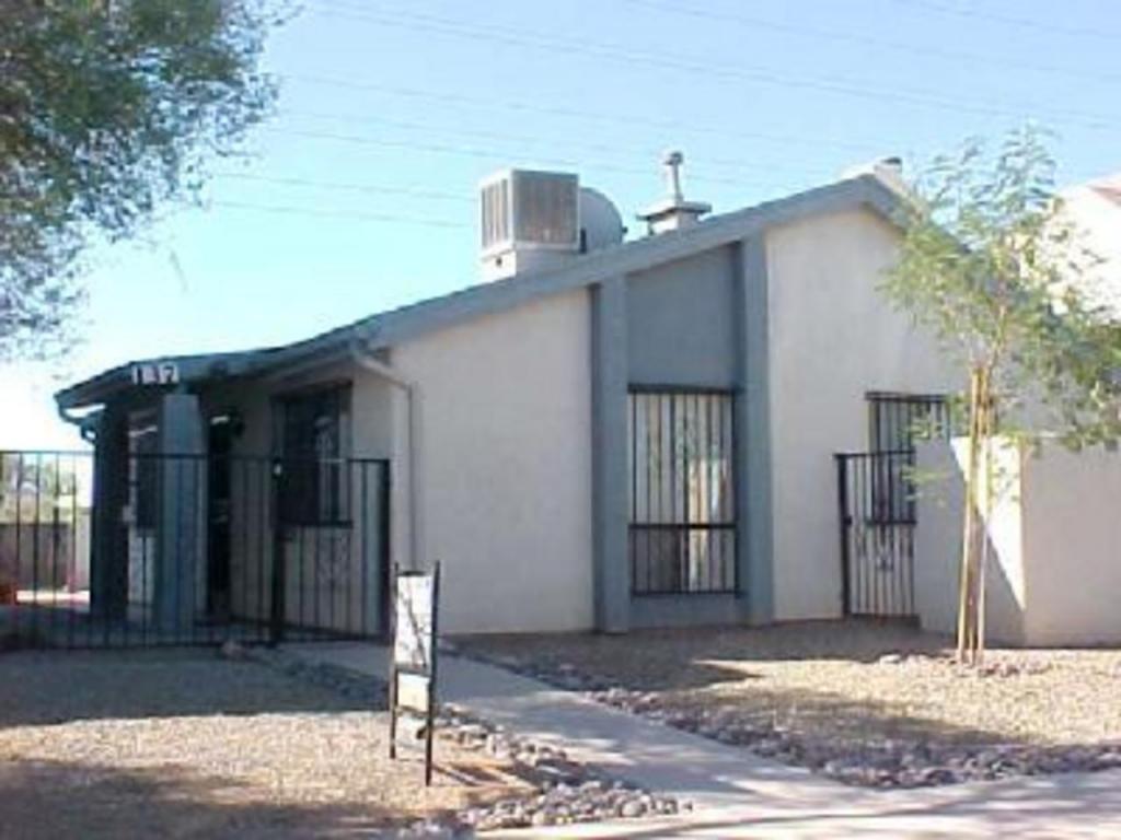 137 W Wedwick, Tucson, AZ 85706 photo 1