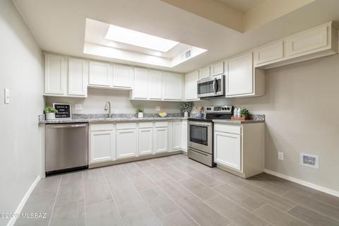 9022 E 5th St, Tucson, AZ 85710 photo 4