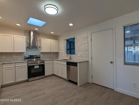 6718 E Hawk Dr, Tucson, AZ 85730 photo 8