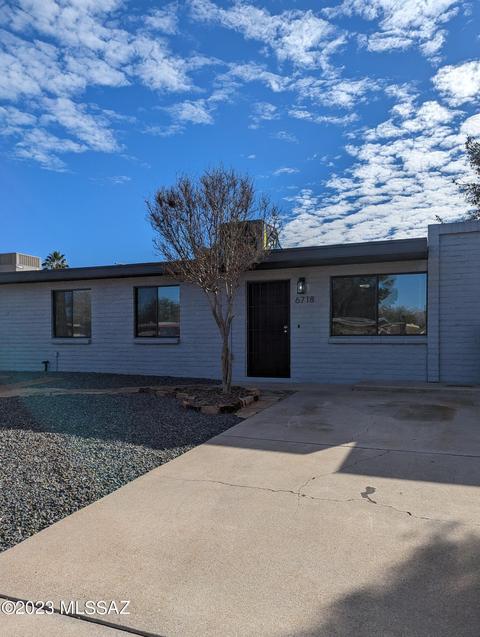 6718 E Hawk Dr, Tucson, AZ 85730 photo 4