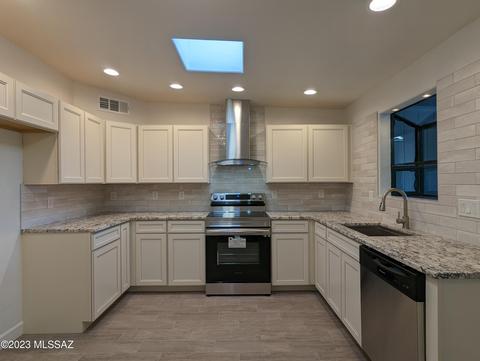 6718 E Hawk Dr, Tucson, AZ 85730 photo 10