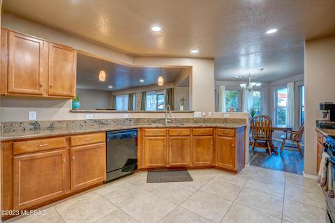 10628 S Silverbluff Dr, Vail, AZ 85641 photo 2