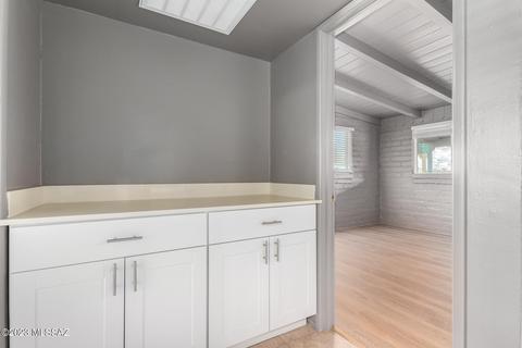 221 E Roger Rd, Tucson, AZ 85705 photo 16