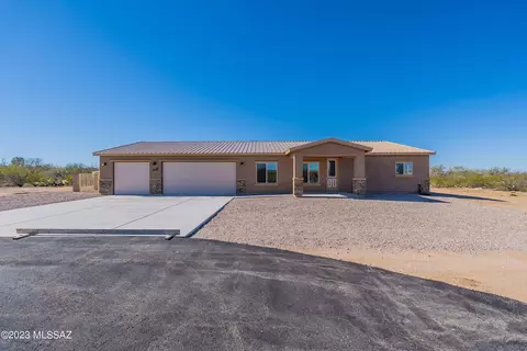 1085 N Blue Slate Dr, Vail, AZ 85641