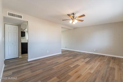 2543 Parkside Dr, Tucson, AZ 85713 photo 5