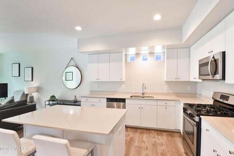 882 E Millenium Ct, Tucson, AZ 85719 photo 4