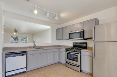 6162 S Wheaton Dr, Tucson, AZ 85747 photo 2