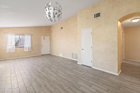 6435 E Wolfhead Dr, Tucson, AZ 85730 photo 7
