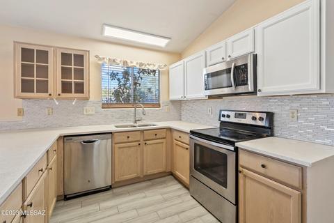 6435 E Wolfhead Dr, Tucson, AZ 85730 photo 9