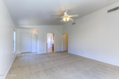 8388 E Sarnoff Ridge Loop, Tucson, AZ 85710 photo 7