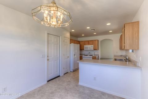 8388 E Sarnoff Ridge Loop, Tucson, AZ 85710 photo 16