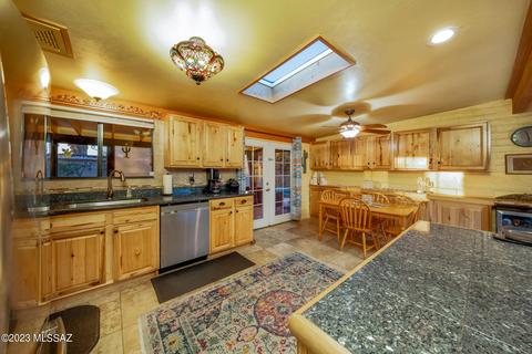 7601 E Logan Dr, Tucson, AZ 85730 photo 9