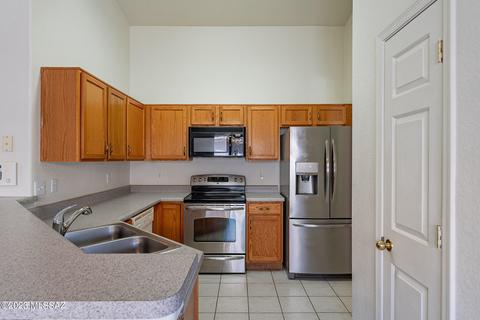 7793 S Precious Opal Dr, Tucson, AZ 85747 photo 2