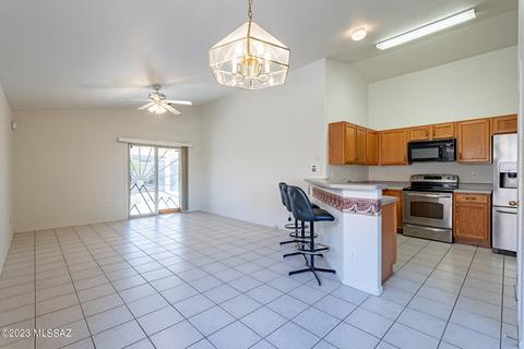 7793 S Precious Opal Dr, Tucson, AZ 85747 photo 4