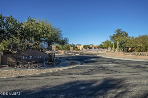 261 E Sky Light St, Oro Valley, AZ 85737 photo 2